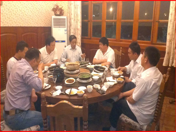 李鹏考察过的汉中远东化肥有限公司的金总来铭泽机械