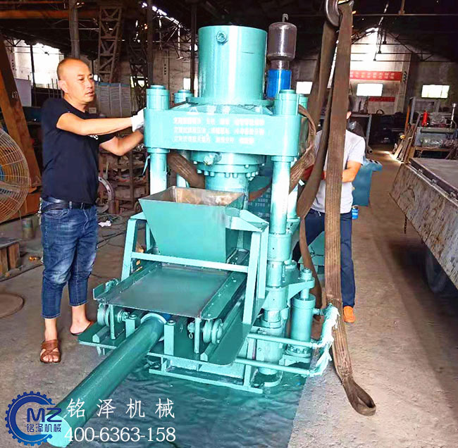 登封200吨金属压块机装车发货现场